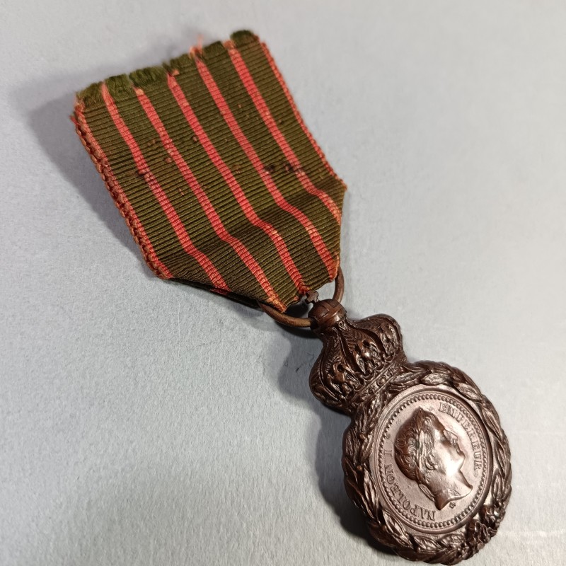MEDAILLE DE STE HELENE NAPOLEON Ier 1821 A SES COMPAGNONS DE GLOIRE SOUVENIR DES CAMPAGNES EMPIRE